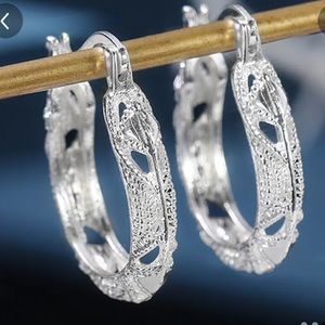 NEW Silver Textured Elegant Hoop Earrings